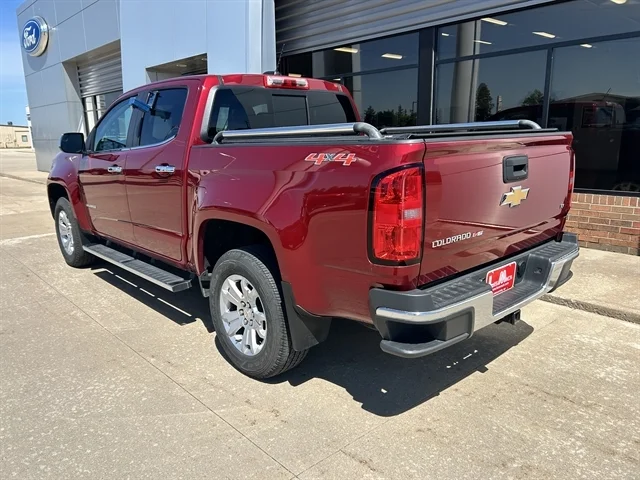 Used 2019 Red CHEVROLET 4WD LT image 8