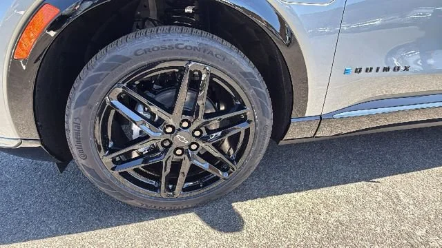 2026 Chevrolet Equinox EV RS - Photo 9