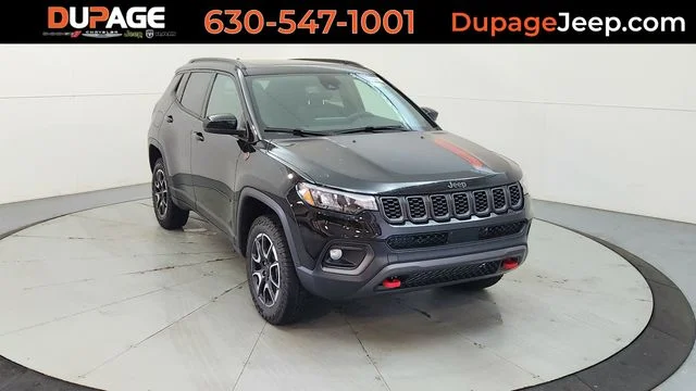 New 2026 Diamond Black Crystal Pearl-Coat Exterior Paint Jeep Trailhawk video 1
