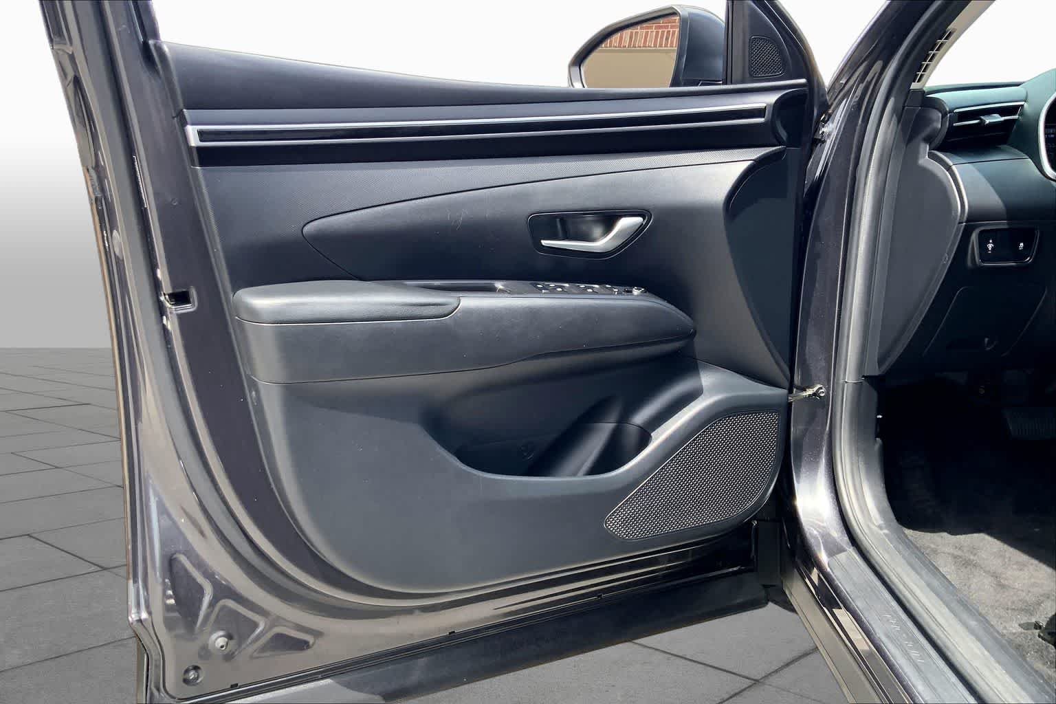 Used 2022 Portofino Gray Hyundai SE image 20