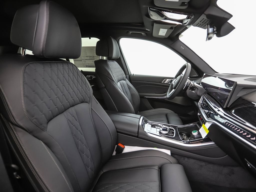 New 2026 Carbon Black Metallic BMW xDrive40i image 31