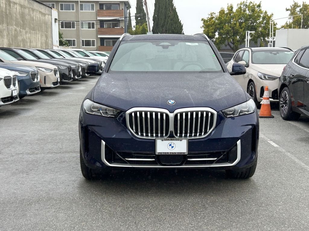 New 2026 Tanzanite Blue II Metallic BMW xDrive40i image 8