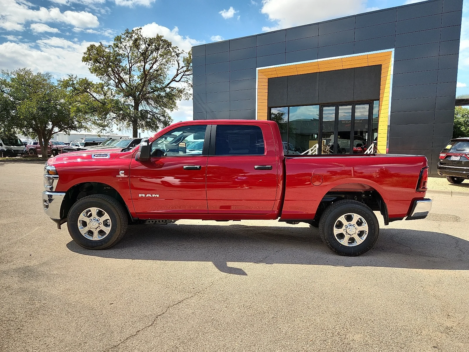 New 2026 Molten Red Pearl-Coat  Paint Ram LONE STAR CREW CAB 4X4 6