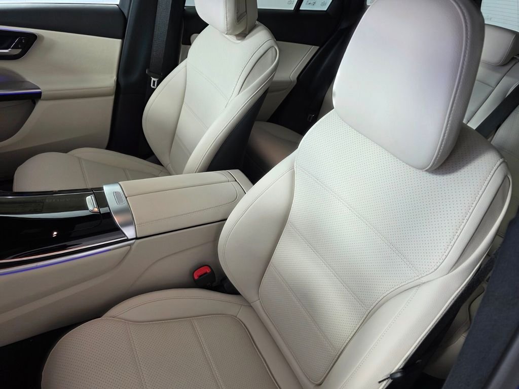 New 2026 MANUFAKTUR Alpine Grey Mercedes-Benz GLC 300 image 8