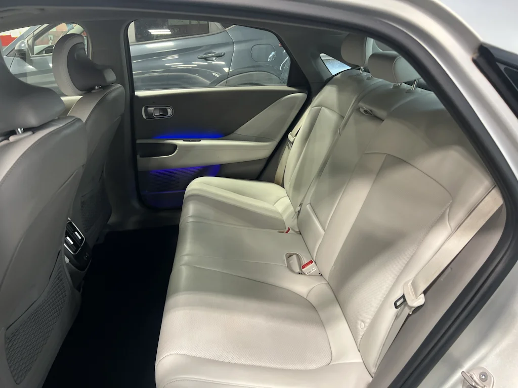 Used 2023 Gravity Gold Matte Hyundai SEL image 7