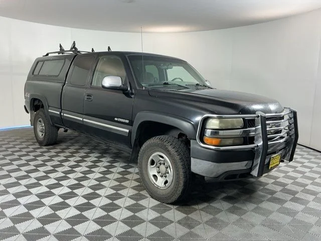 Used 2002 Onyx Black Chevrolet LS image 3