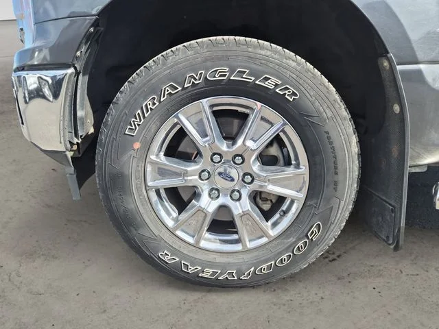 Used 2020 Gray Ford XLT image 9