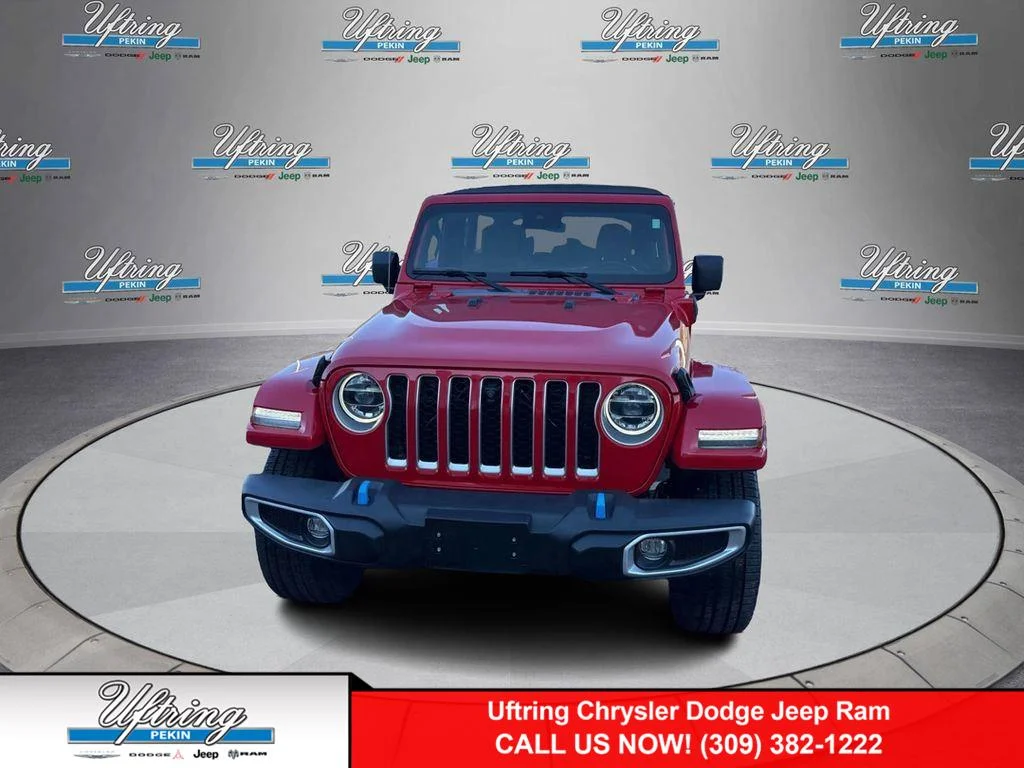 Used 2022 Firecracker Red Clearcoat Jeep Unlimited Sahara image 1
