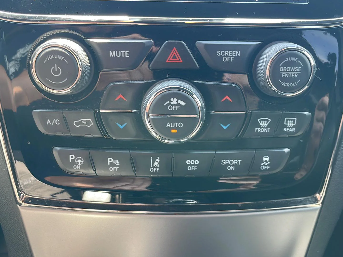Used 2020 Bright White Clearcoat Jeep High Altitude image 21