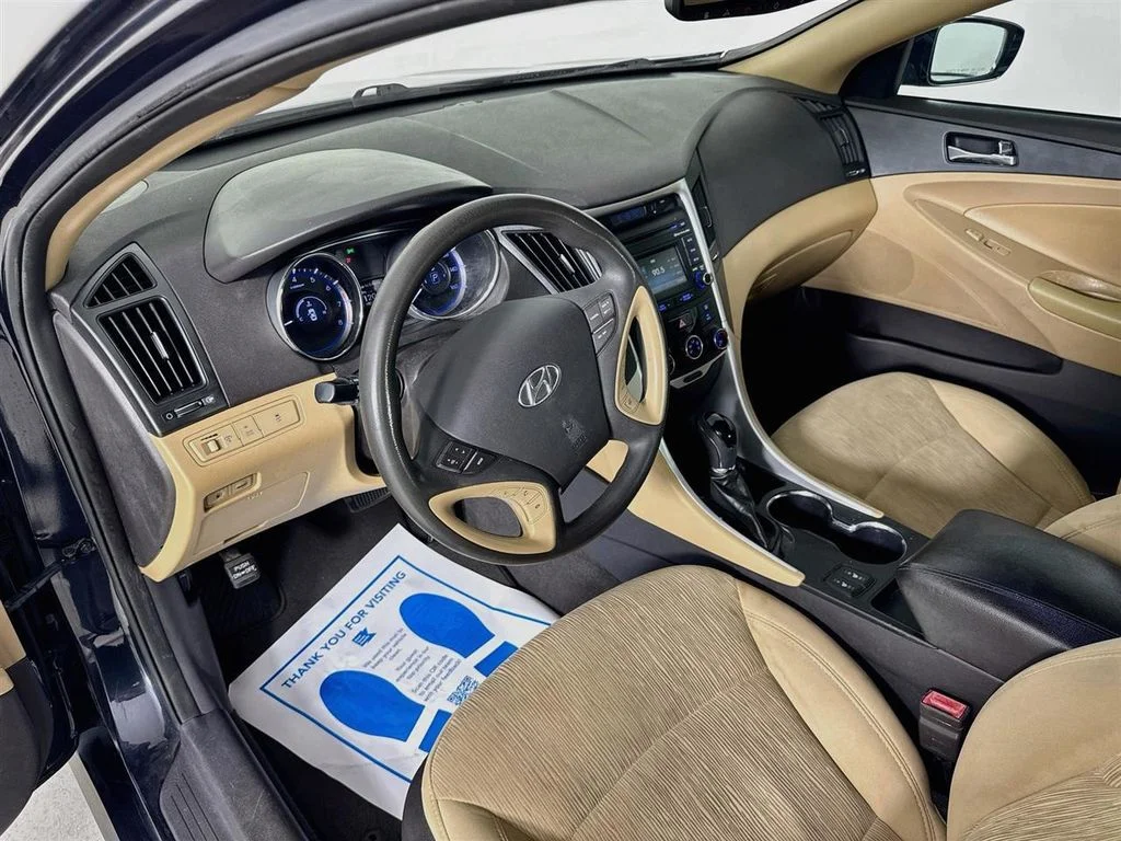 Used 2014 Blue Hyundai GLS image 9