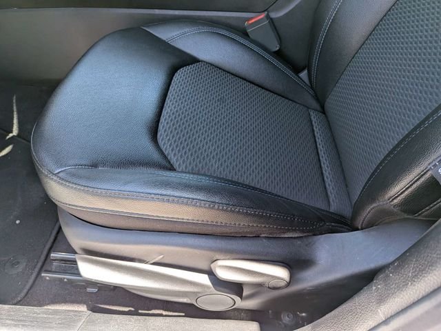 Used 2024 White Jeep Latitude image 19