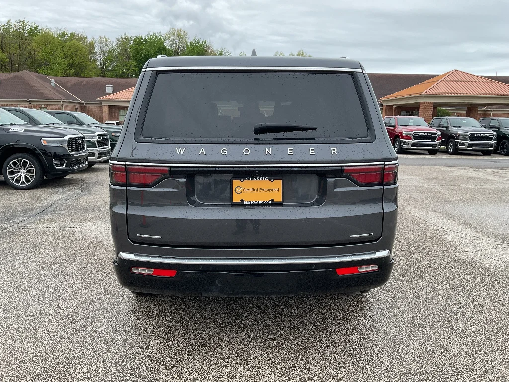 Certified Used 2022 Baltic Gray Metallic Clear Coat Wagoneer Series II image 6