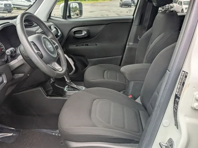 Used 2019 White Jeep Latitude image 14