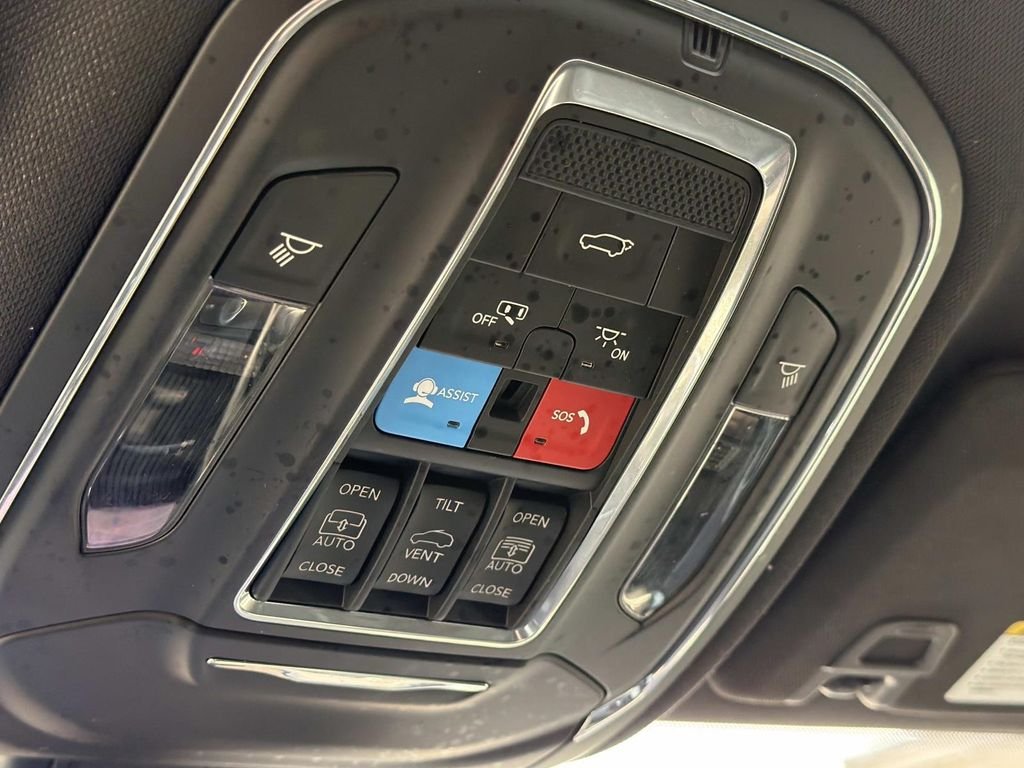 Used 2024 White Jeep 4xe image 36