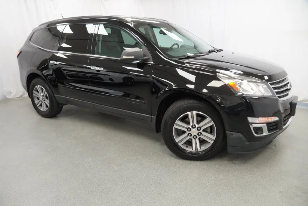 Used 2016 MOSAIC BLACK METALLIC Chevrolet LT image 18