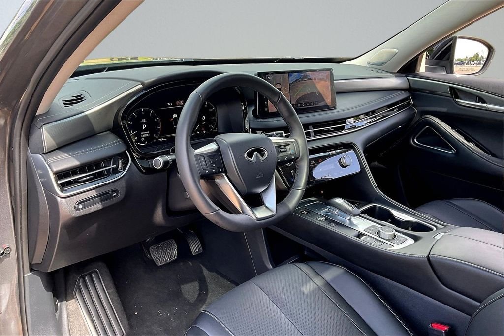 Used 2026 Gray INFINITI LUXE image 11