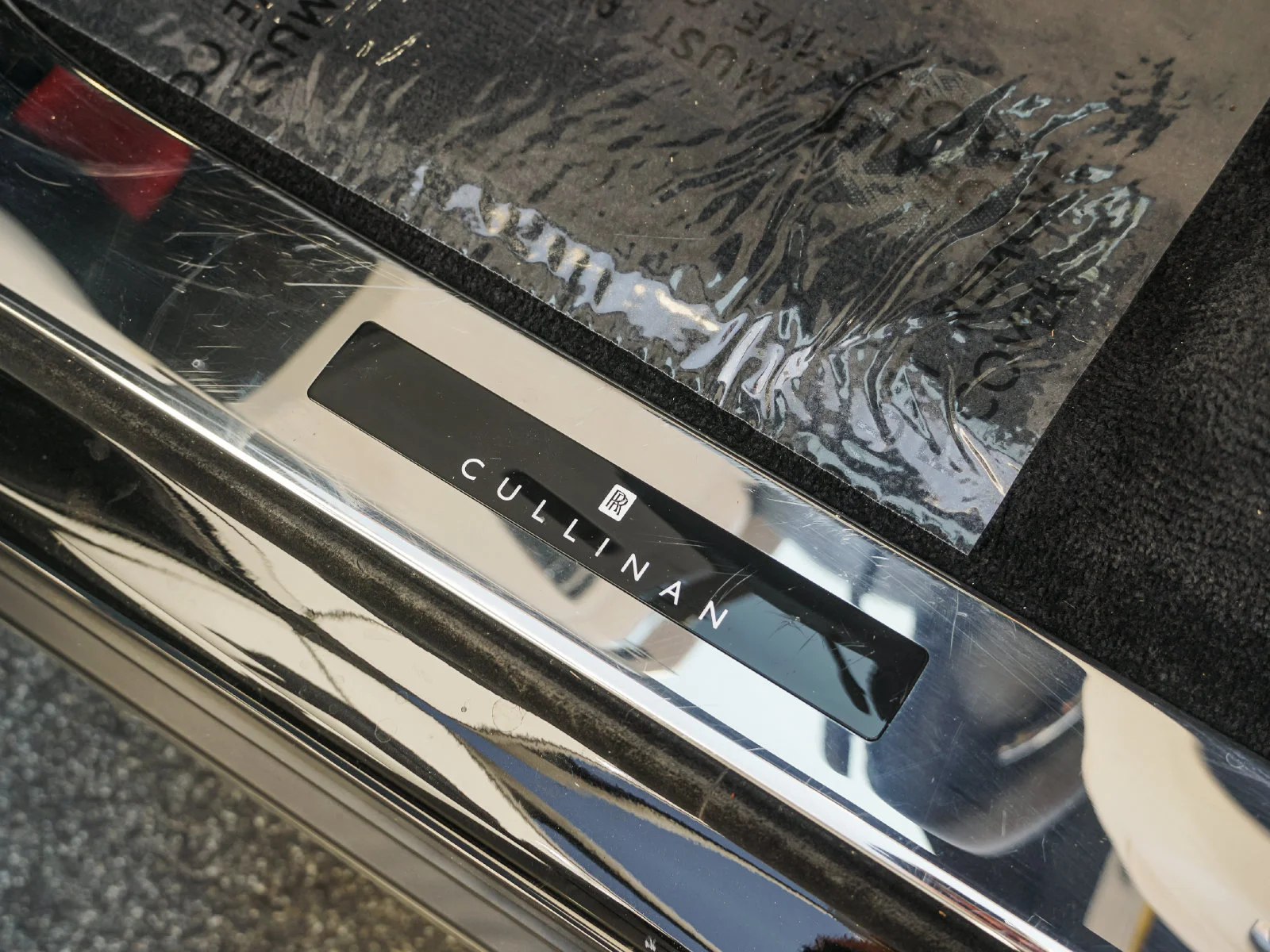 Certified Used 2024 Black Diamond Rolls-Royce  image 30