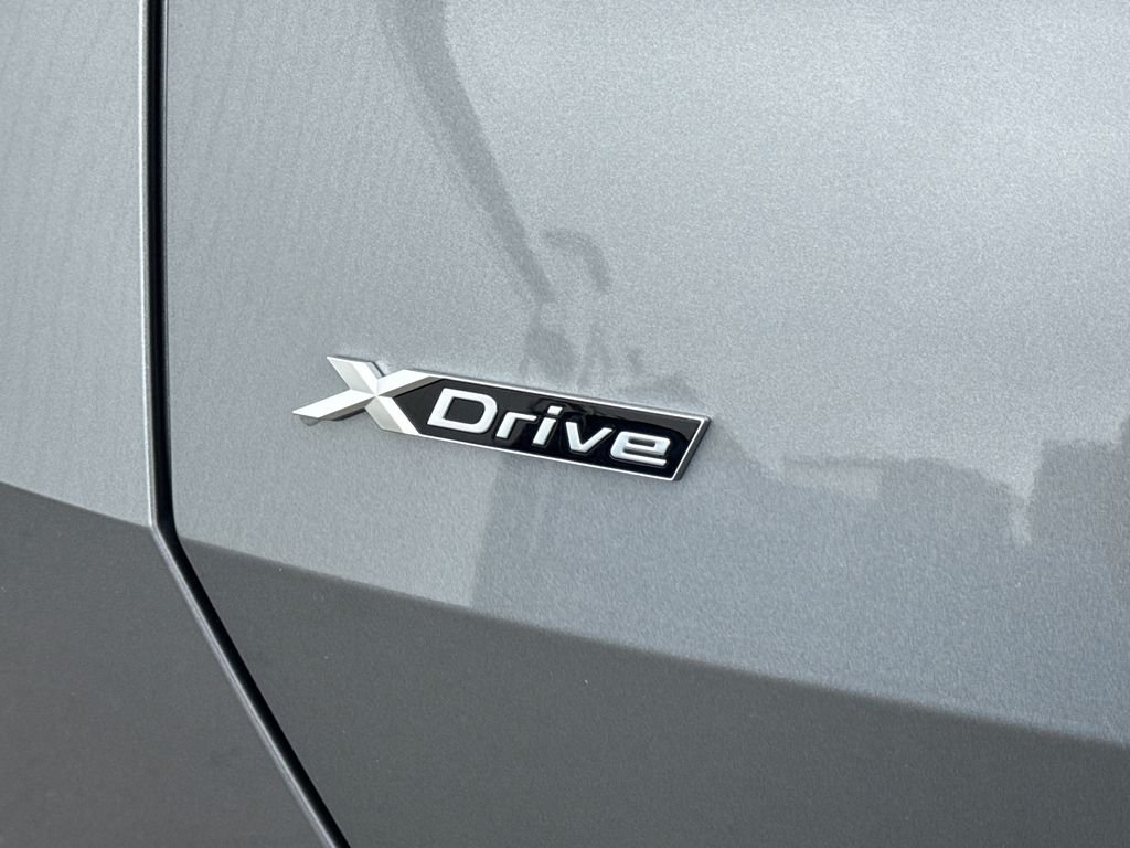 New 2026 Skyscraper Grey Metallic BMW 30 xDrive image 9