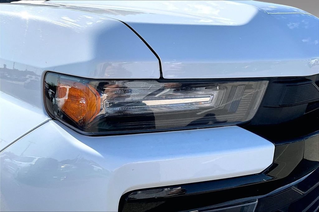 Used 2025 Summit White Chevrolet WT image 32