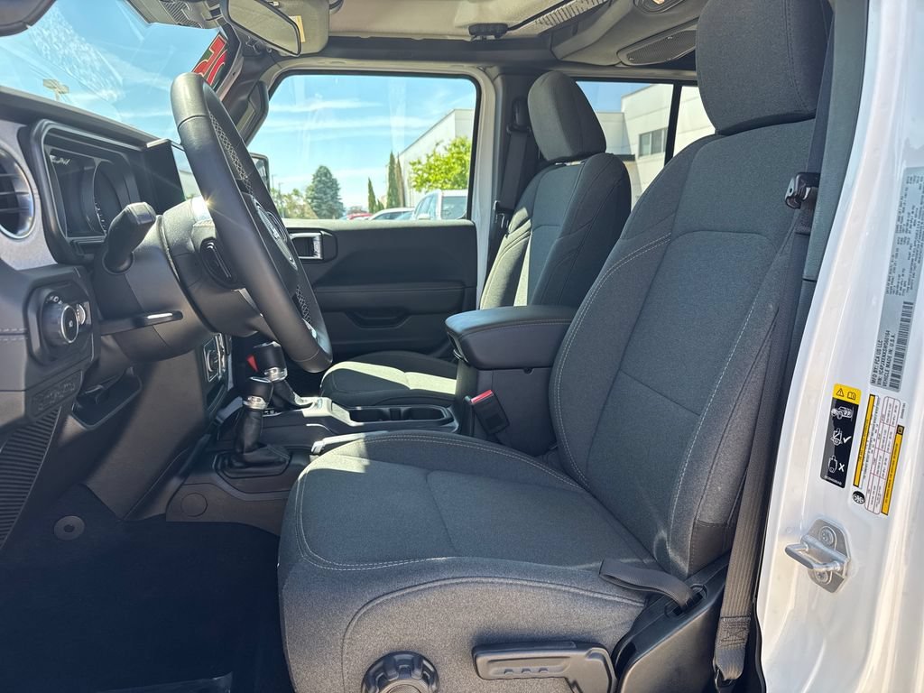 Used 2025 White Jeep 4-Door Sahara 4x4 image 12