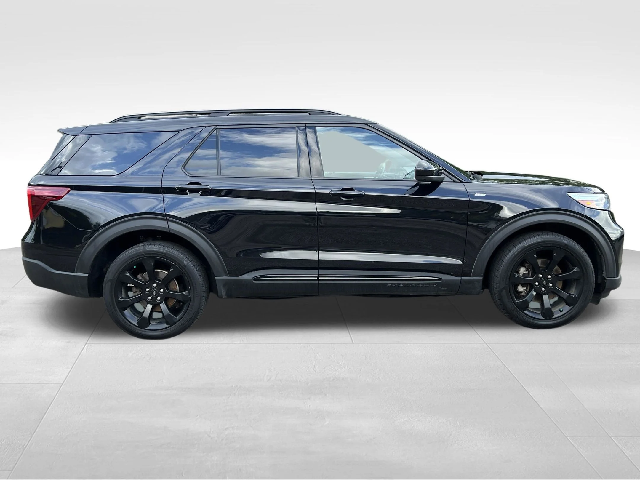 Used 2023 Black Ford ST-Line image 5