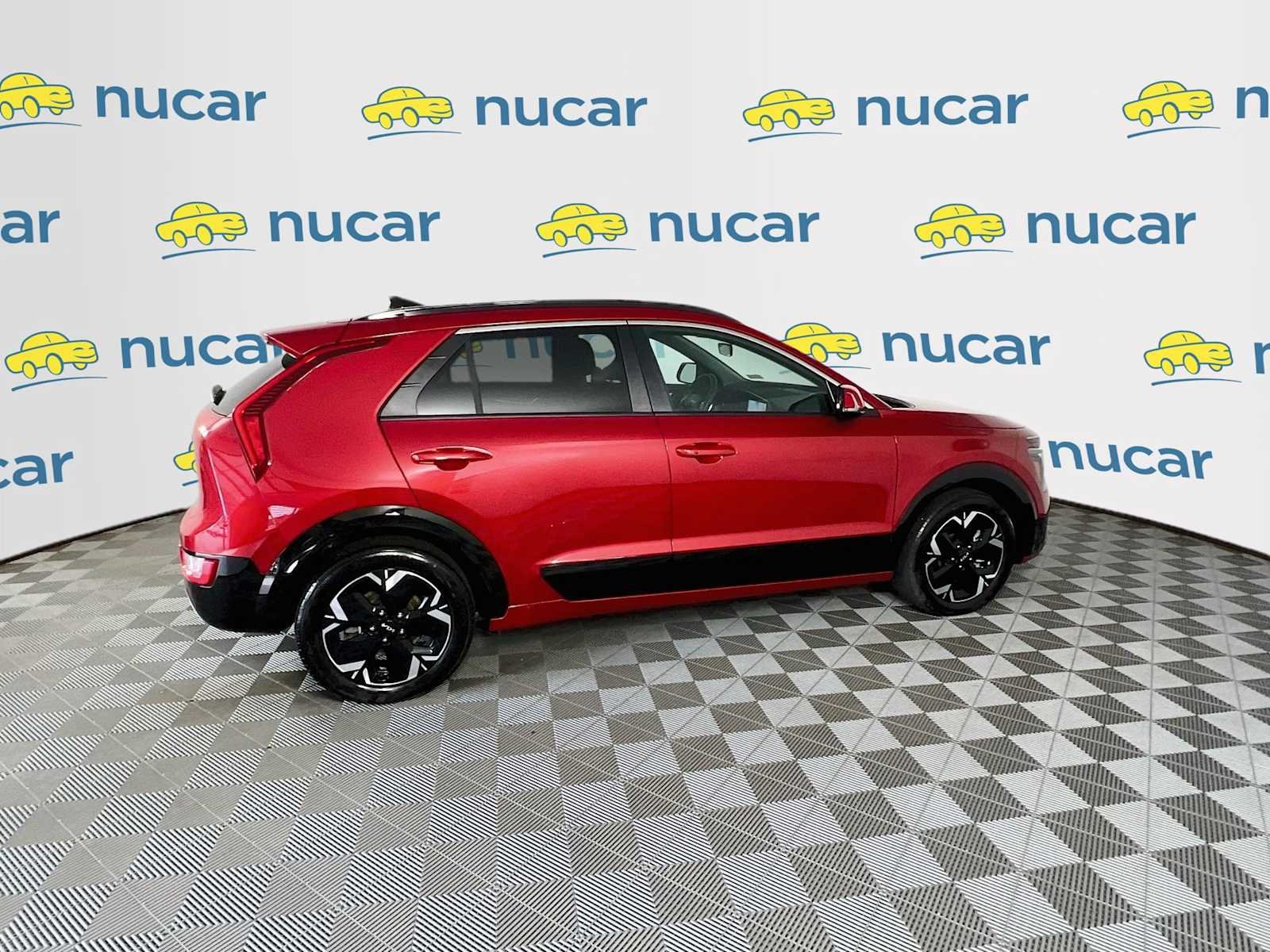 Used 2023 Runway Red Kia Wind image 8