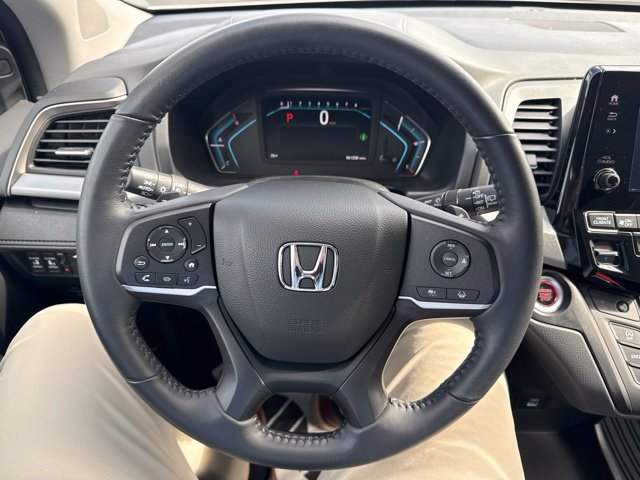 Used 2024 Silver Honda EX-L image 18