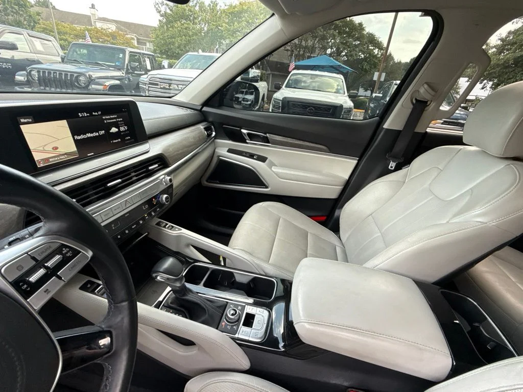 Used 2021 Black Kia SX image 18