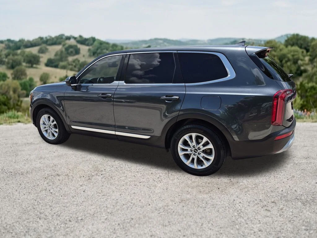 Used 2022 Gray Kia LX image 6