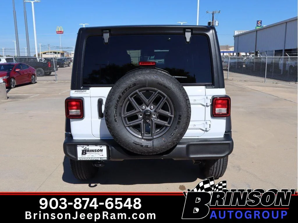 New 2026 Bright White Clear-Coat Exterior Paint Jeep Sport S image 4