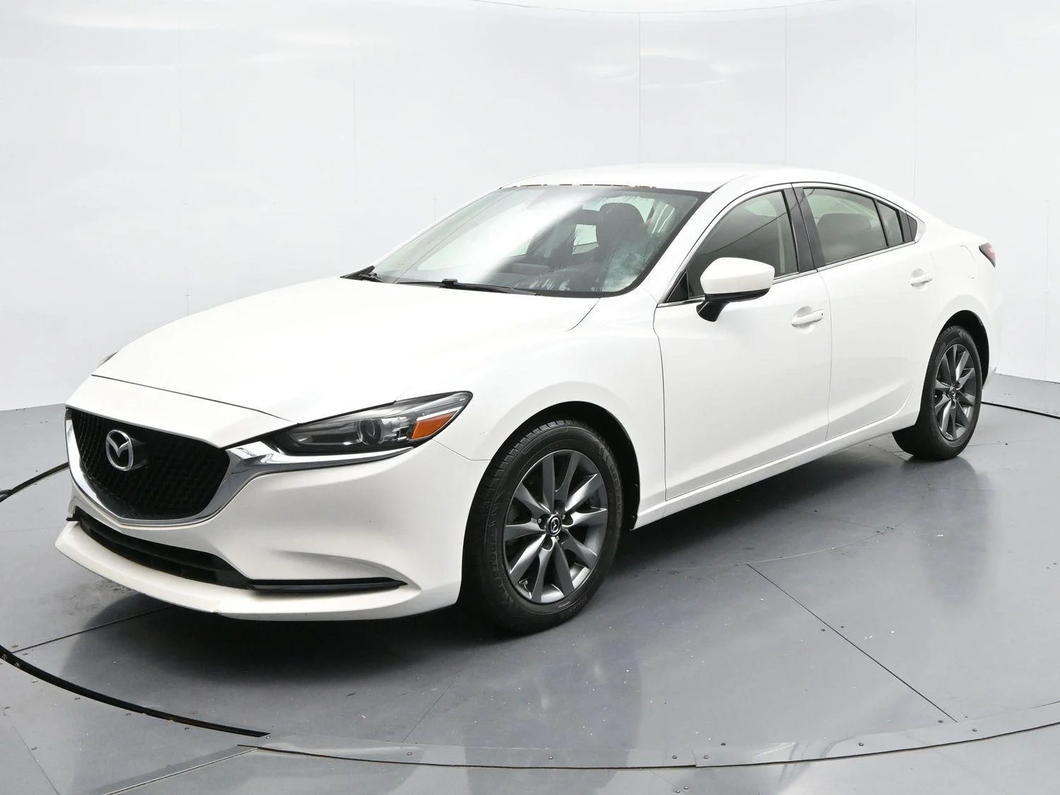 Used 2018 Snowflake White Pearl Mica Mazda Sport image 3