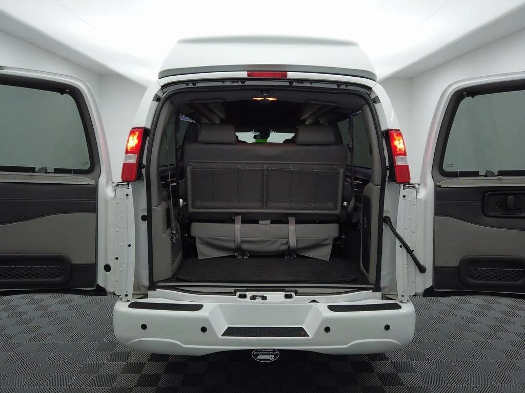 Used 2020 Summit White GMC Work Van image 6
