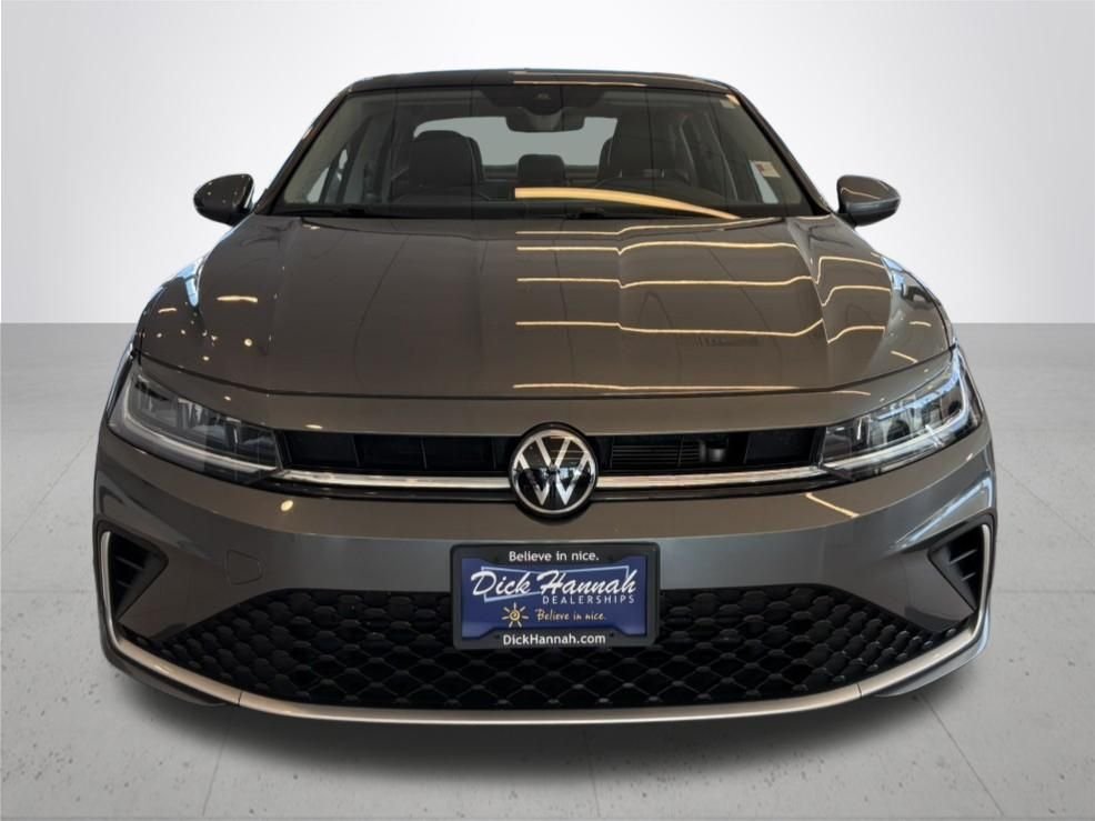 Used 2025 Blue Volkswagen 1.5T SE image 3