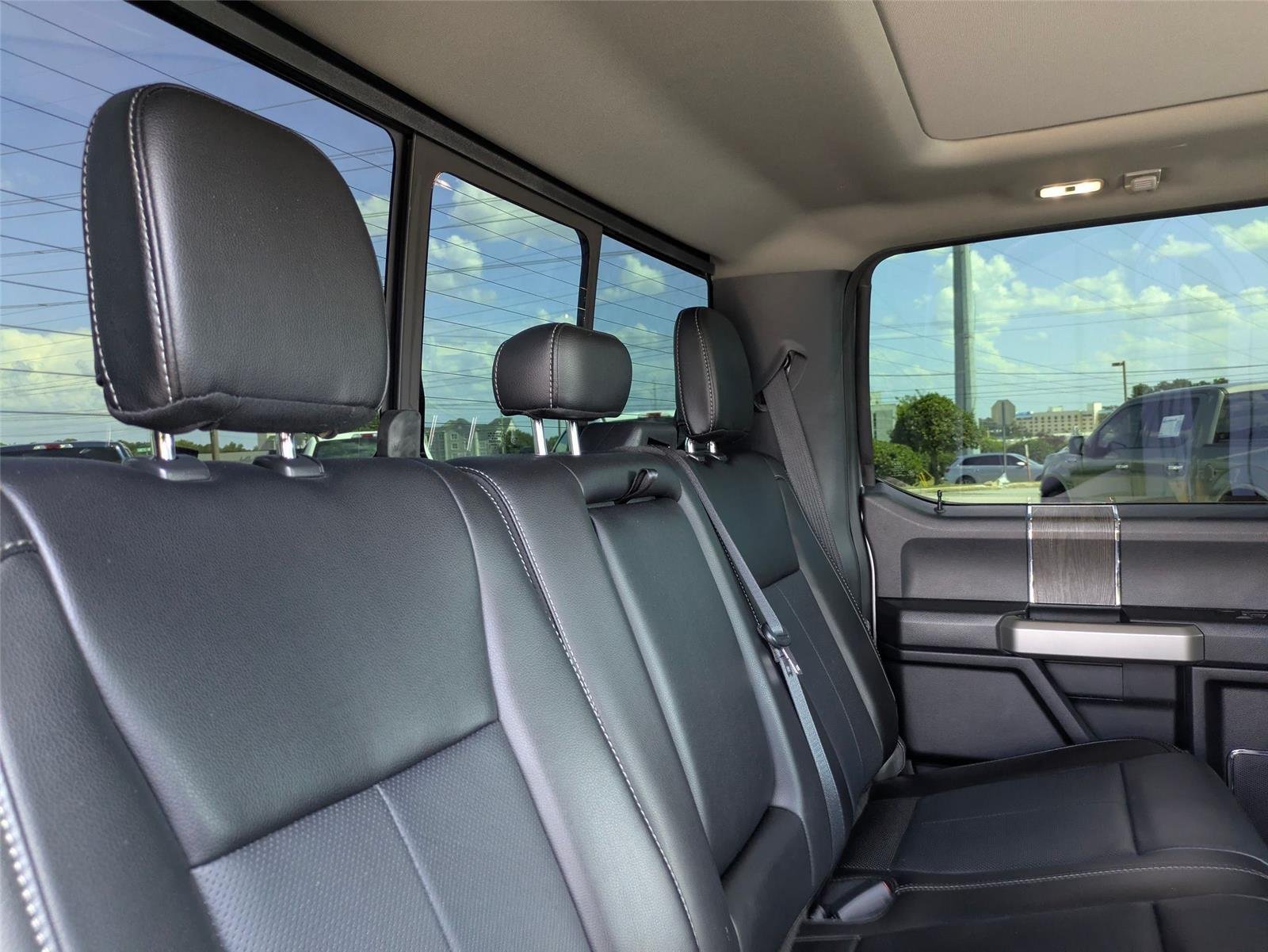 Used 2020 Iconic Silver Metallic Ford LARIAT image 32