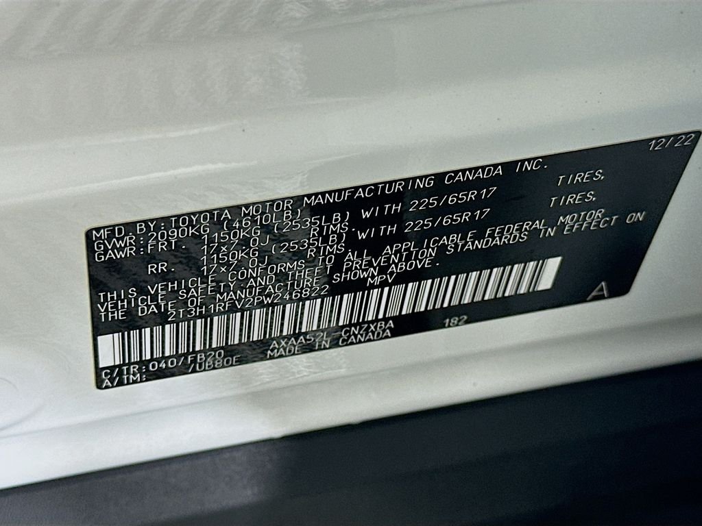 Used 2023 Ice Toyota LE image 32