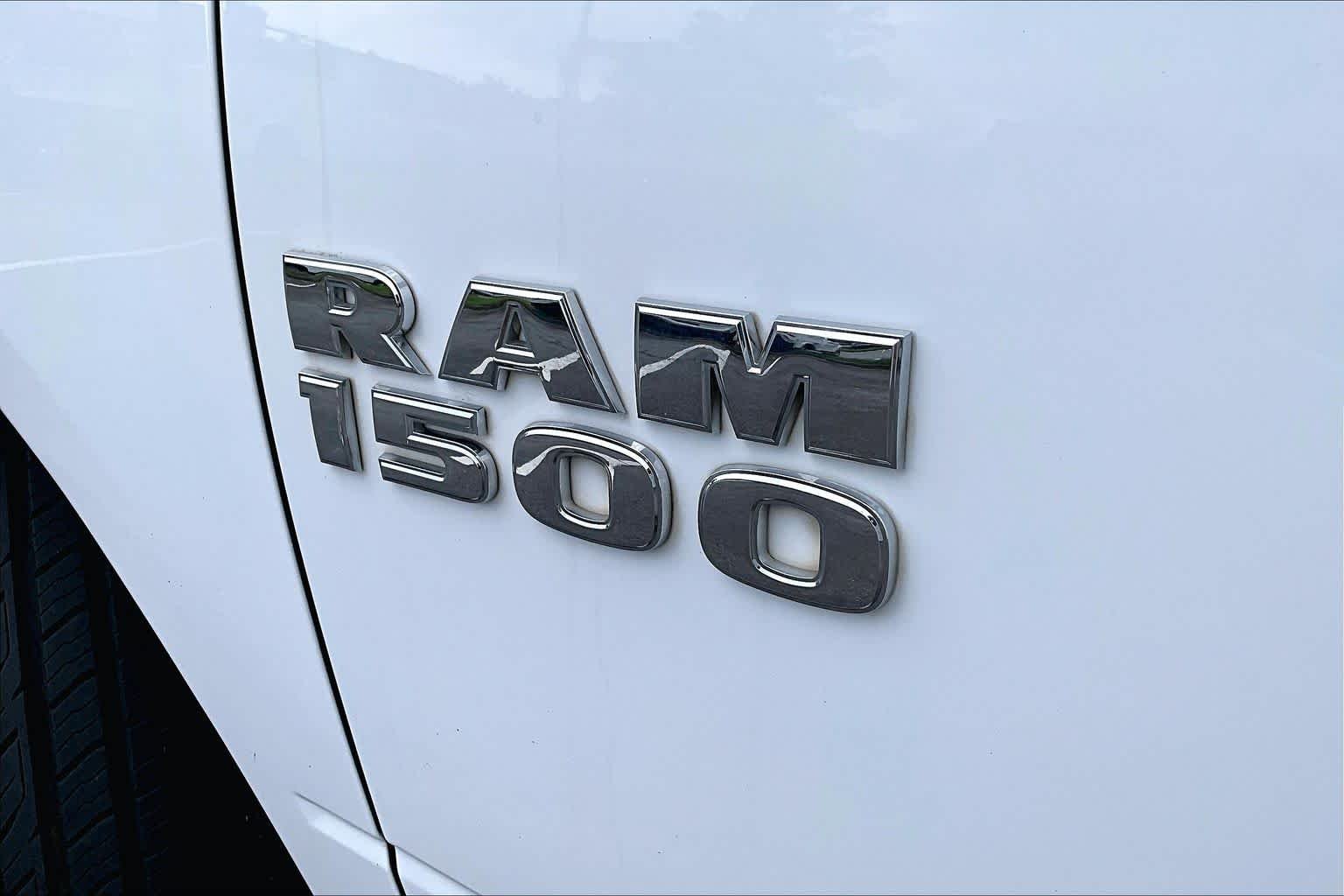 Used 2015 Bright White Clearcoat Ram Express image 9