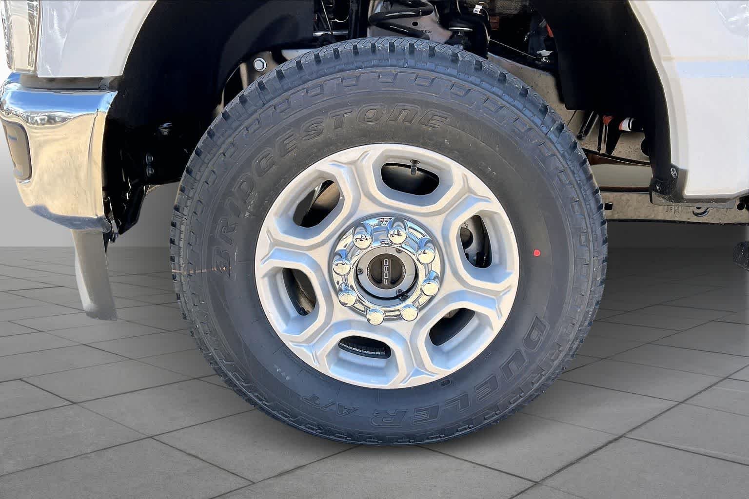 New 2026 Oxford White Ford F-350® XLT image 11