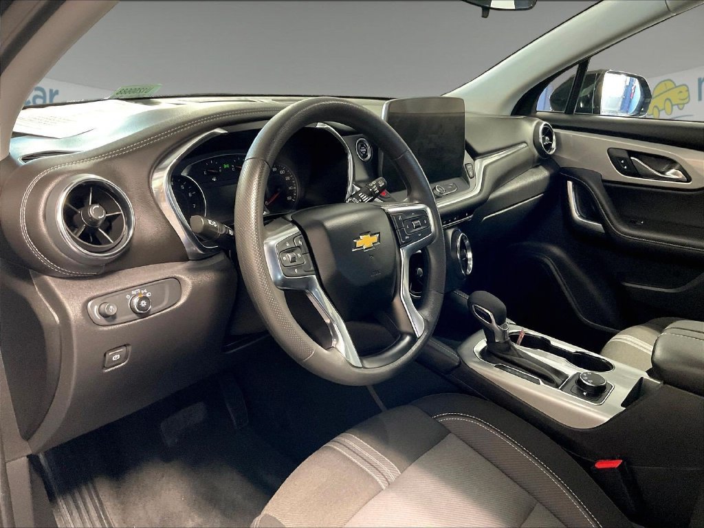 Used 2025 Black Chevrolet 2LT image 8