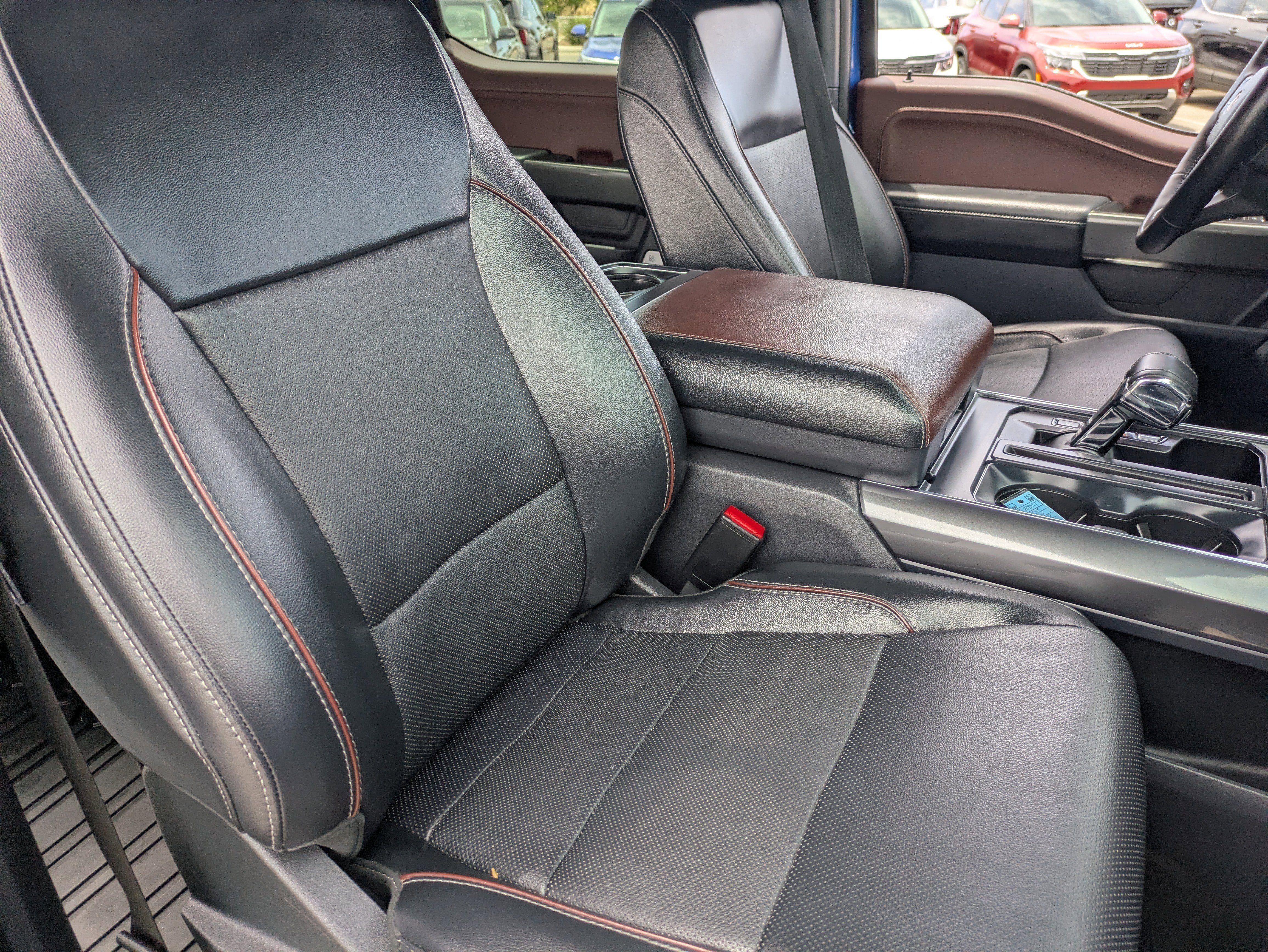 Used 2023 Blue Metallic Ford LARIAT image 10