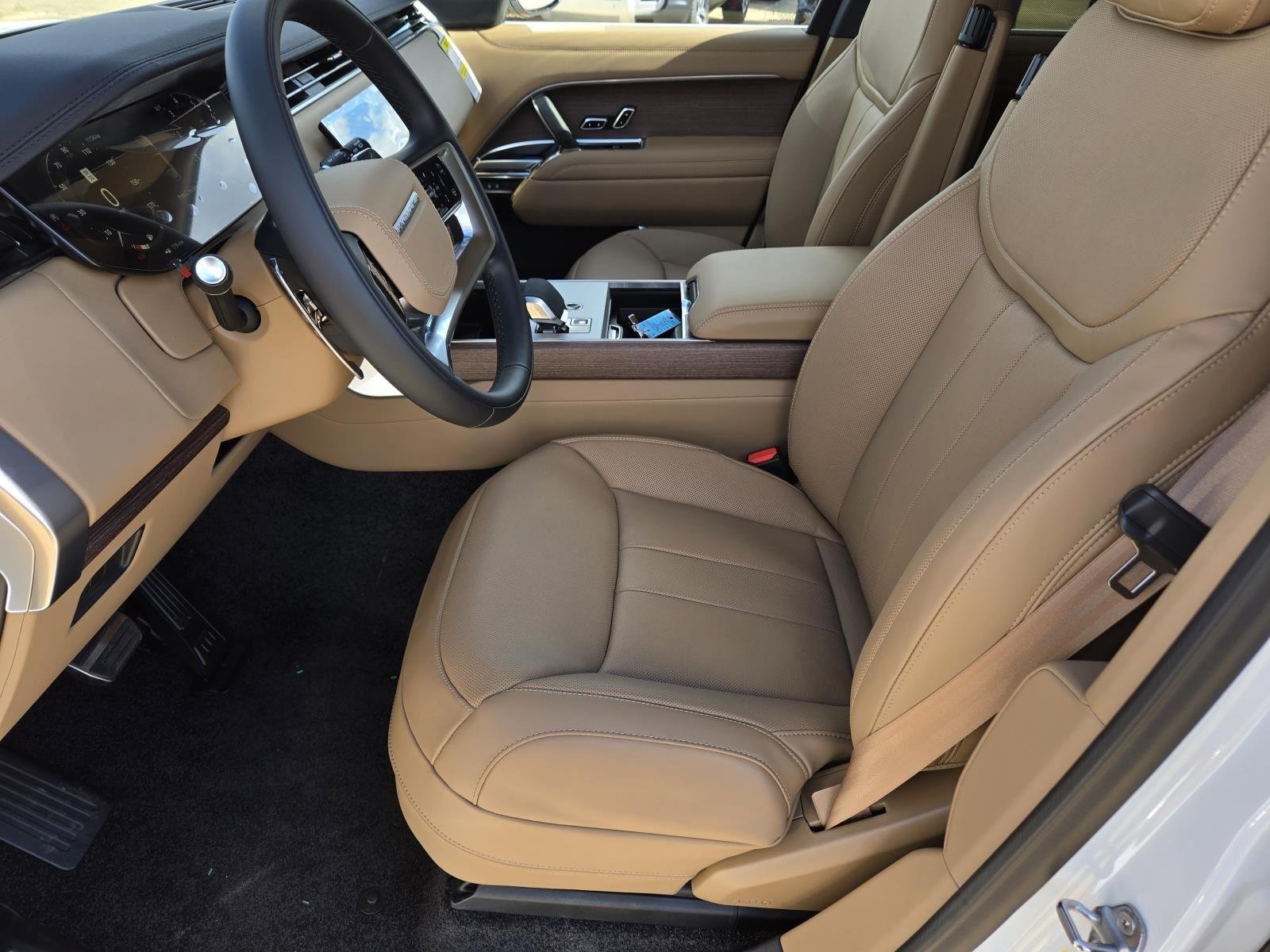 New 2025 Fuji White Land Rover SE image 26