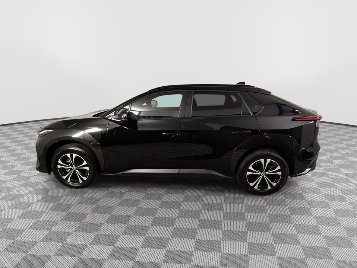 2025 Toyota bZ4X XLE - Photo 14