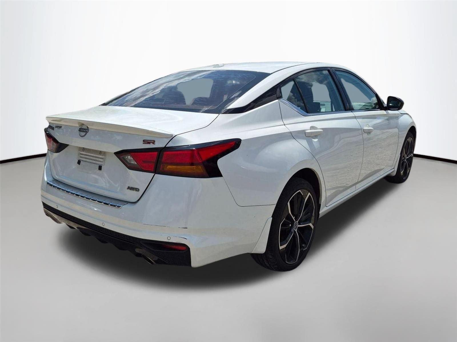 Used 2023 Glacier White Nissan 2.5 SR image 5