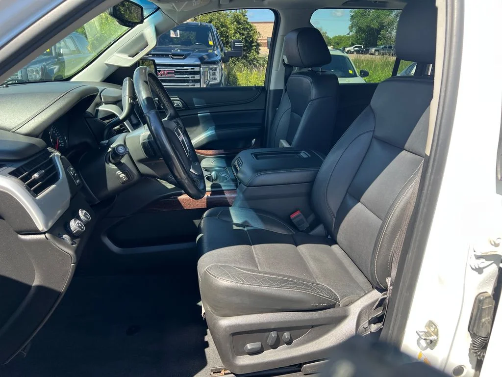 Used 2019 White GMC SLT image 24