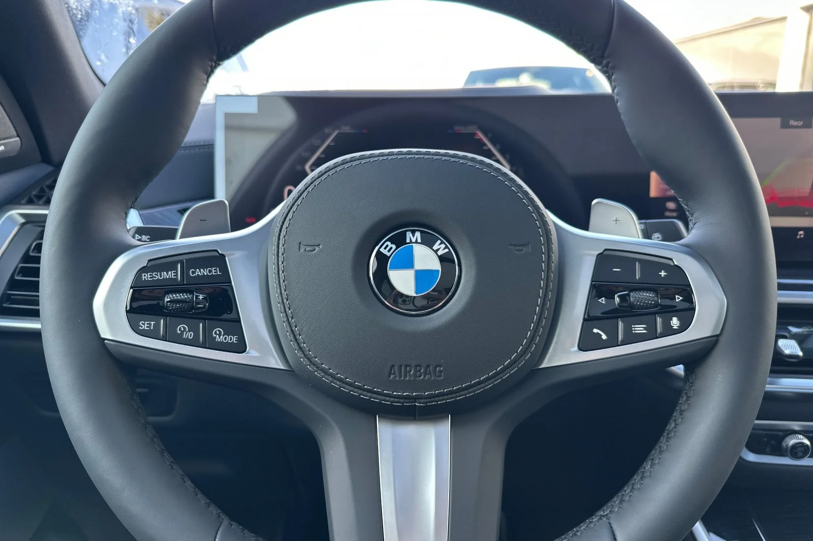 New 2026 Mineral White Metallic BMW sDrive40i image 23