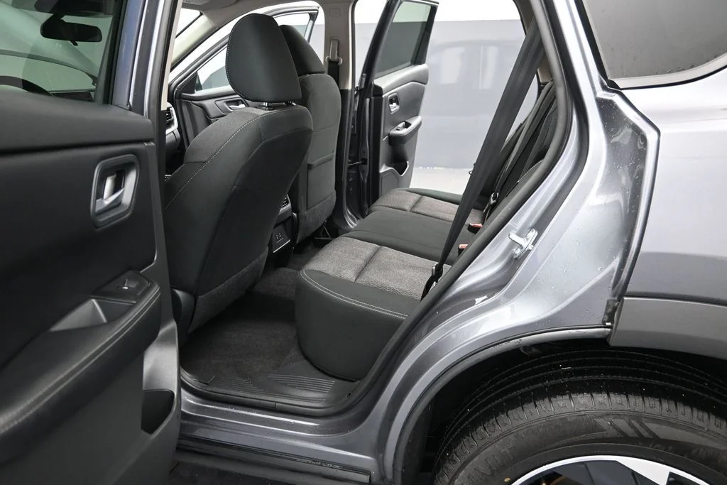 Used 2025 Gray Nissan SV image 13