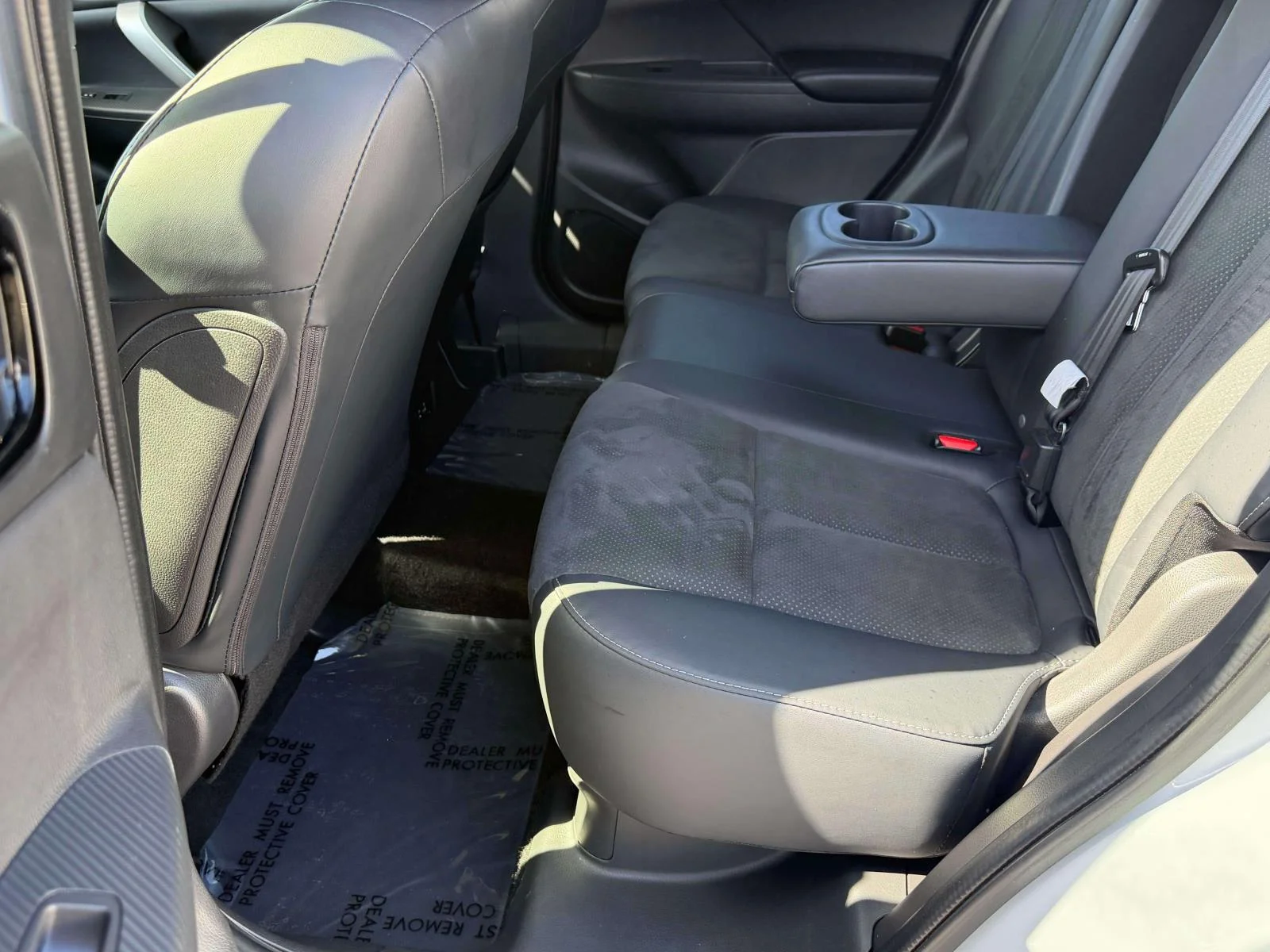 Used 2025 White Diamond Mitsubishi SE image 40