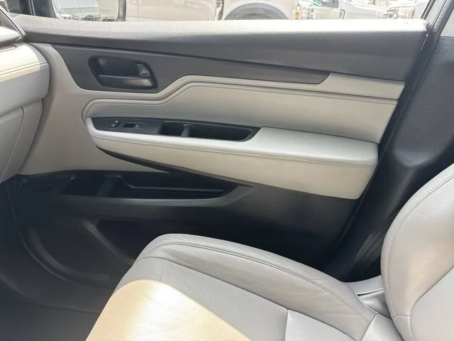 Used 2019 Black Honda EX-L image 29