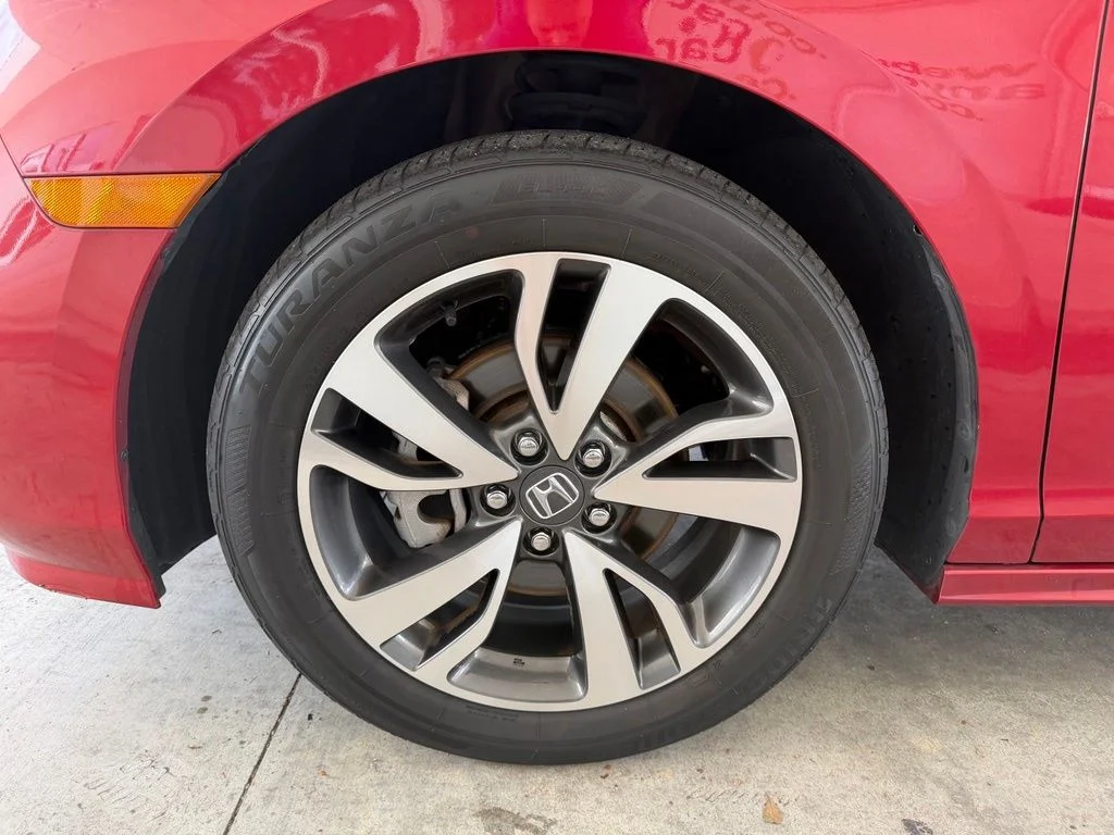 Used 2023 Red Honda Touring image 15