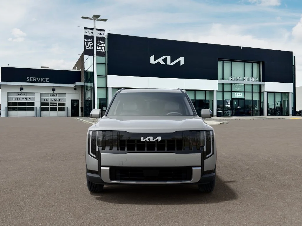 New 2027 Ivory Kia EX image 2