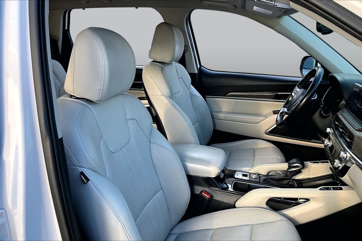 Used 2021 Glacial White Pearl Kia EX image 9